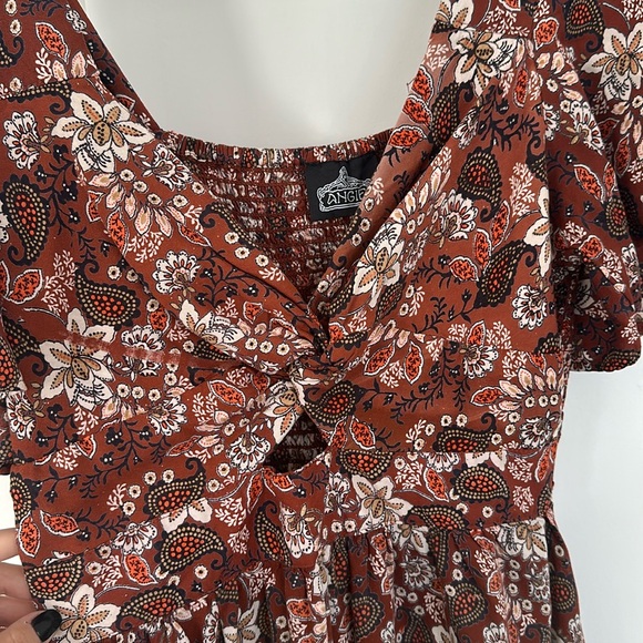 Angie Women's Twist Front Peekaboo Cutout Short Sleeve Dress - Picture 2 of 6